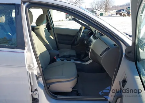 2008 Ford Focus S z USA, uszkodzony, nr VIN 1FAHP34N08W170699